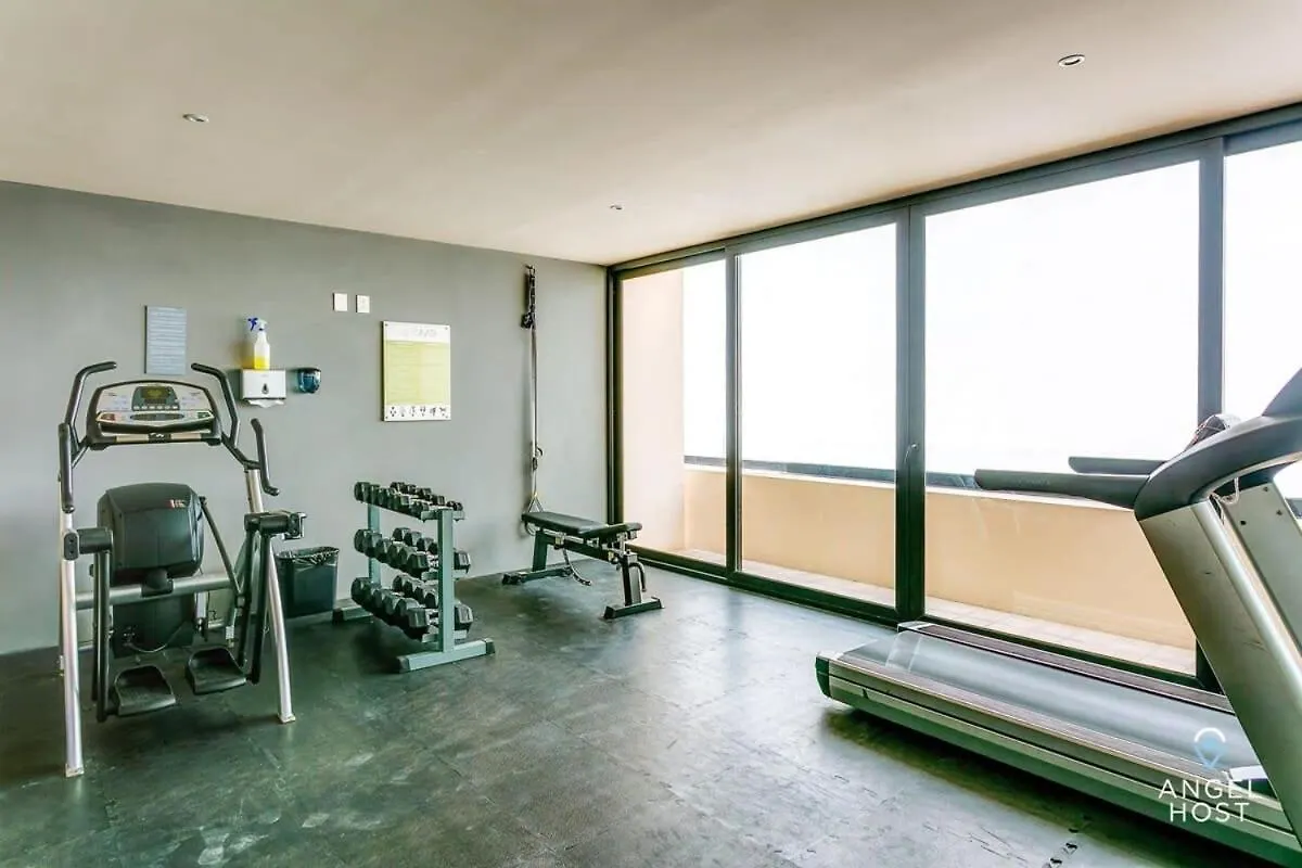 New Downtown Stay With Oceanview Roof Pool And Gym Plus Cafe Playa del Carmen